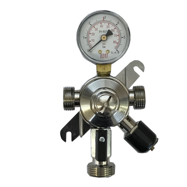 Co2 intermediate pressure regulator, with safety valve